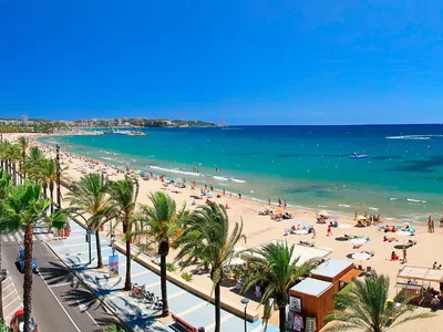 Hotel Excellent 4-Star Seafront Hotel in Catalonia, Spain