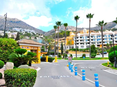 Офис Продажа офиса в Altea Hills, Аликанте с гарантированной банком арендой – 7,2% годовых!